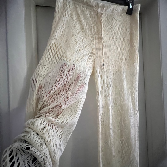 Lace pants and sheer top - Picture 3 of 6